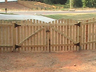 4 Foot Top Scallop Picket with Exposed Posts